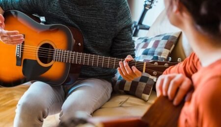 Guitar classes in delhi