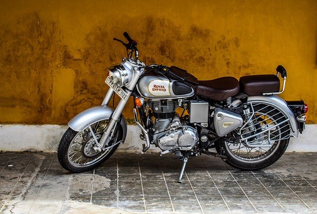 Rent a Himalayan Bike in Jaipur – Explore the Pink City in Style!