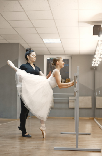 Dance Into Forever: Why Wedding Dance Classes and Swing Dance Lessons Near You Are the Perfect Start to Your Big Day
