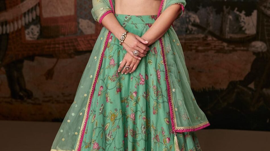 Designer-Lehengas1