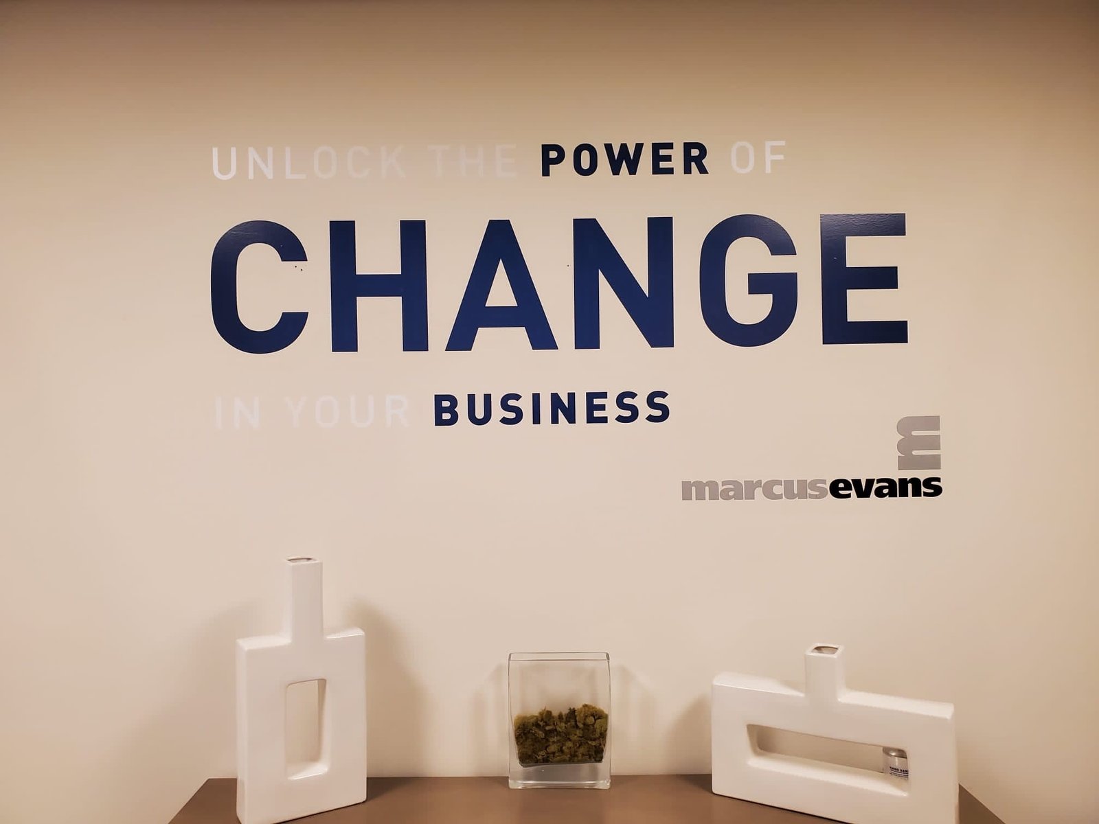 Stunning Lobby Signs in New York – Make a Lasting Impression