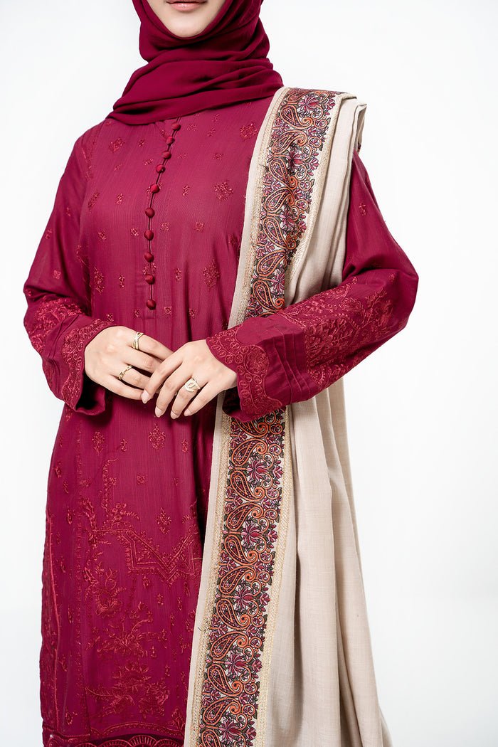 Discover Timeless Elegance with the Perfect Shawl