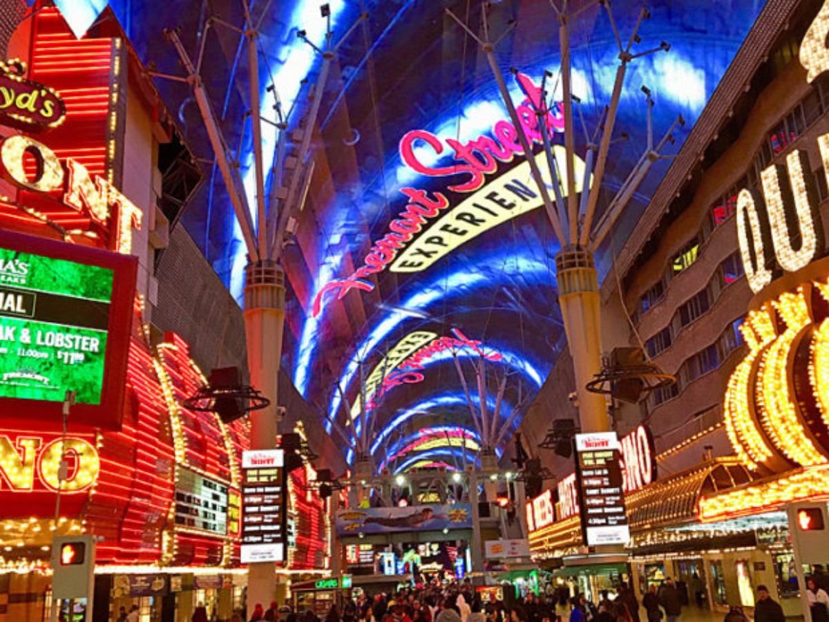 Fremont Street Experience Downtown – Vegas Visitor