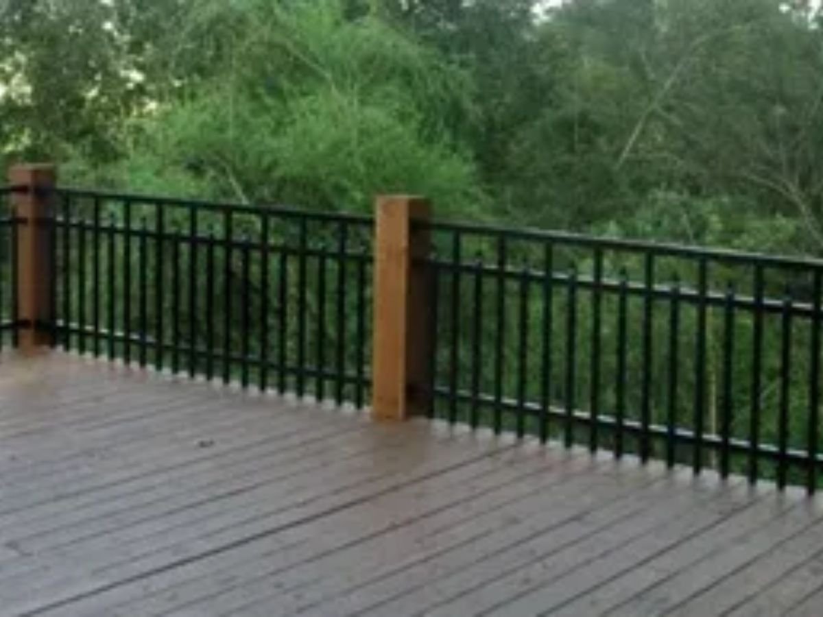 Durable Aluminum Deck Railing in California, USA
