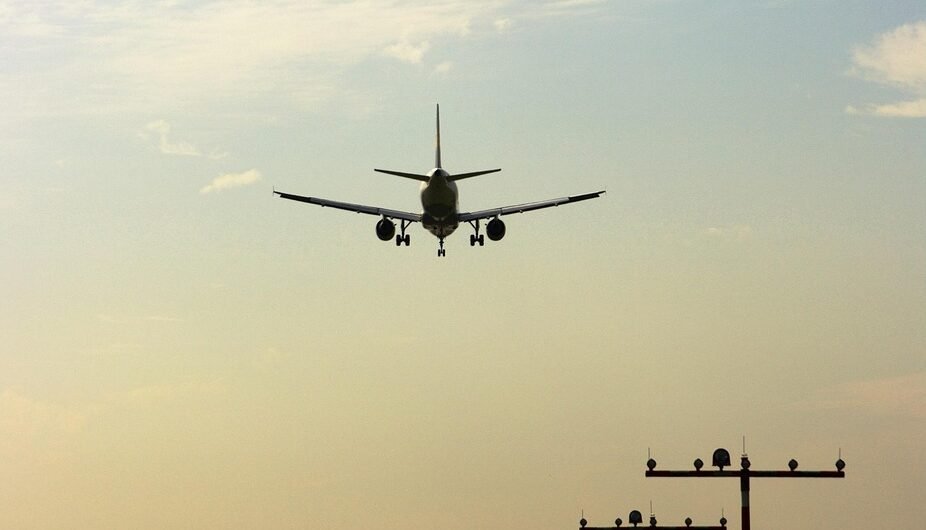 plane-2260735_1280-1