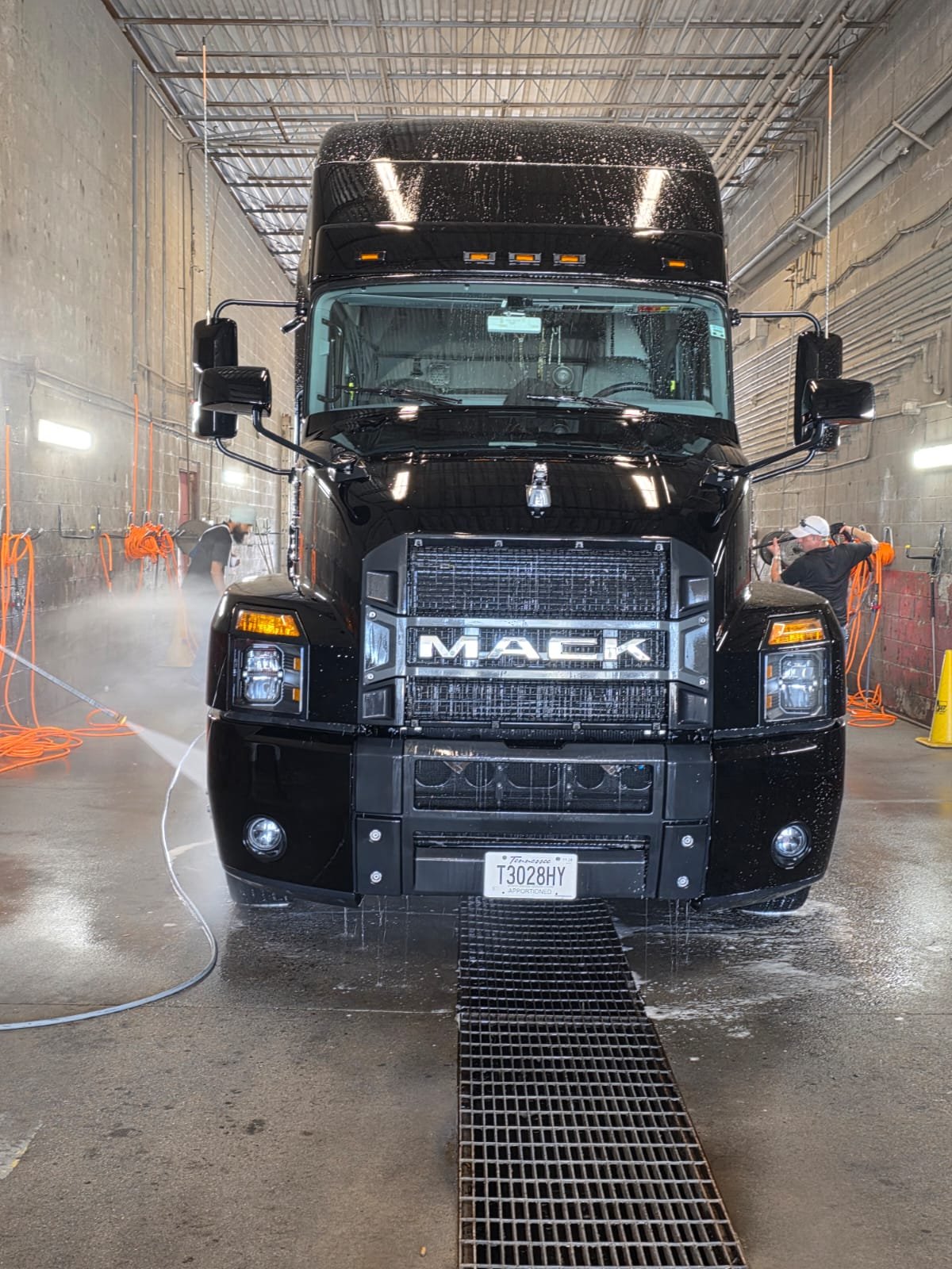 Alpha Express Truck Wash