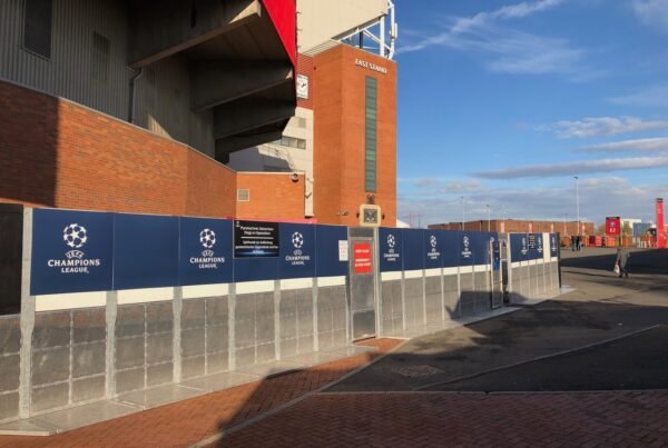 Mojo_Barriers-High_Fences-MOJO_Rental-600×403-1