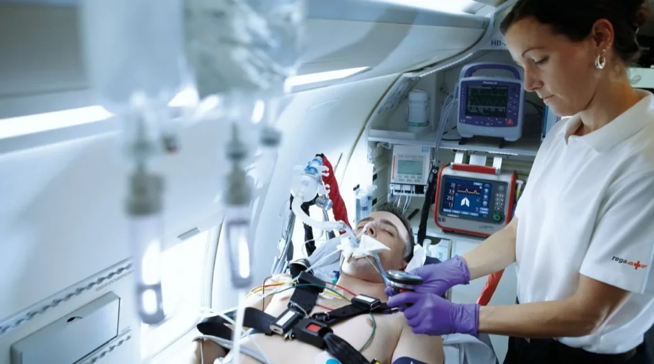 icu-ambulance-service-in-delhi