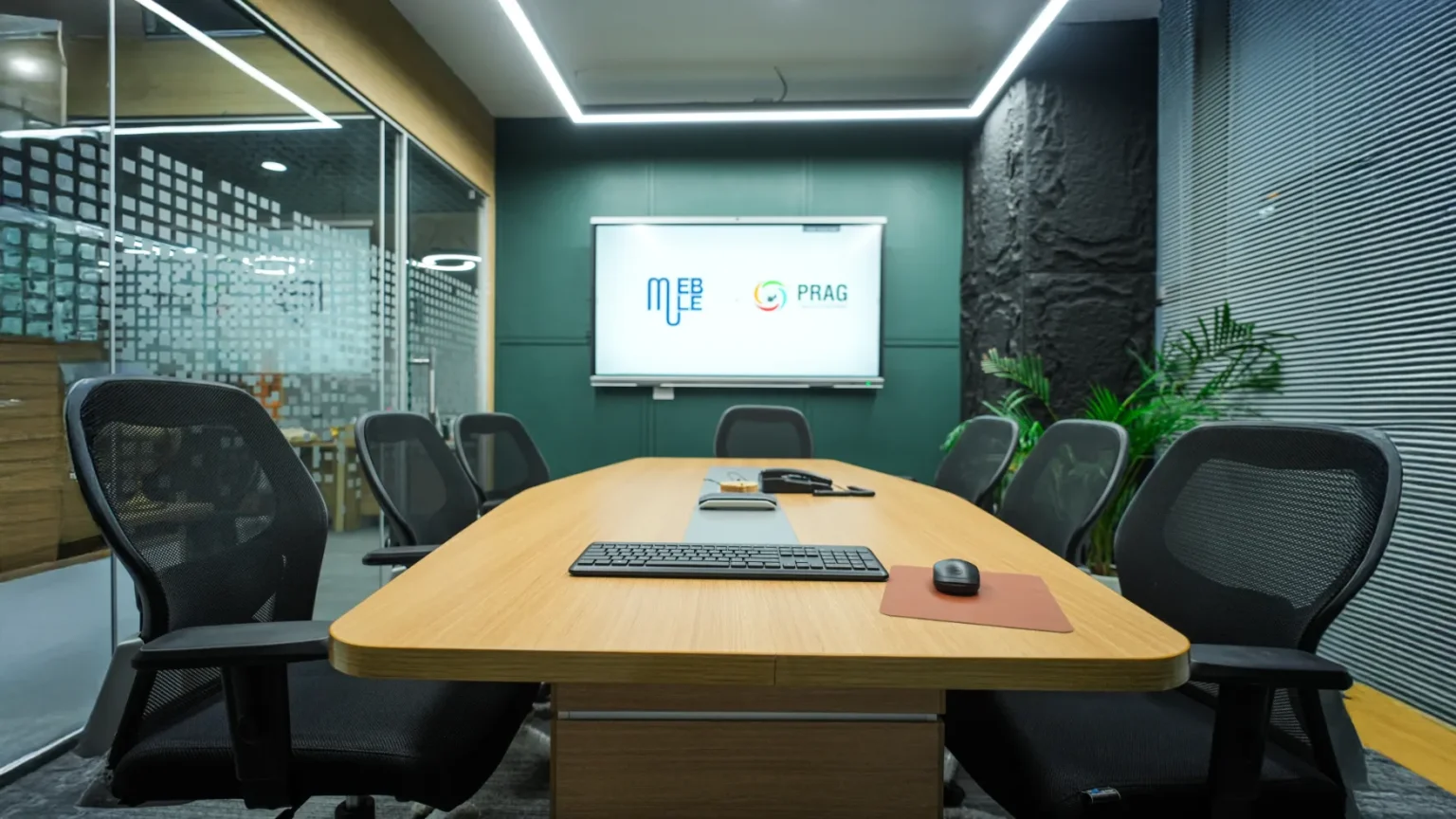 Why should I choose a reputed office furniture manufacturer?