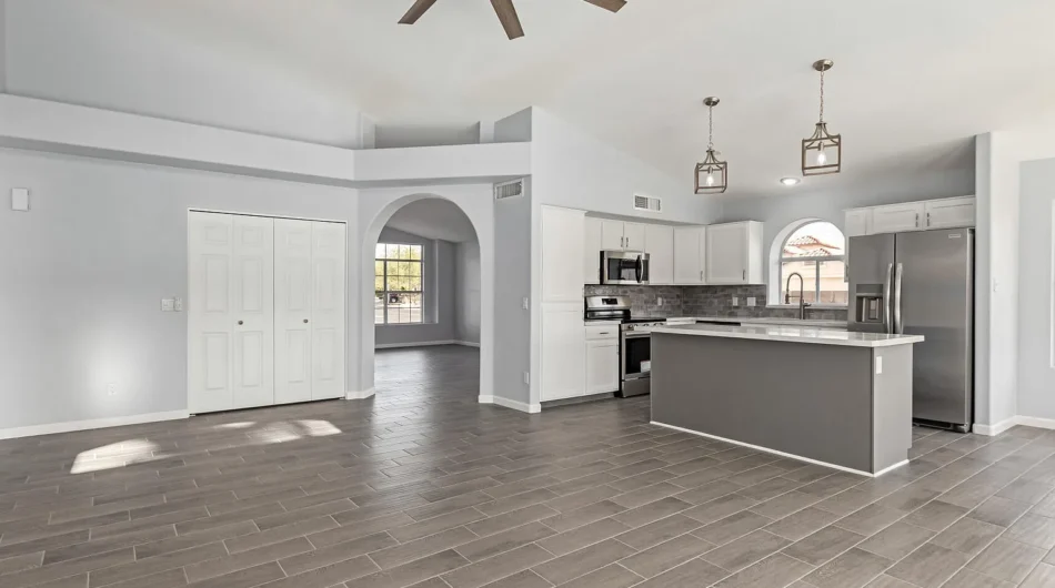 Searching for Houses for Sale in Arizona or Glendale CA Today?