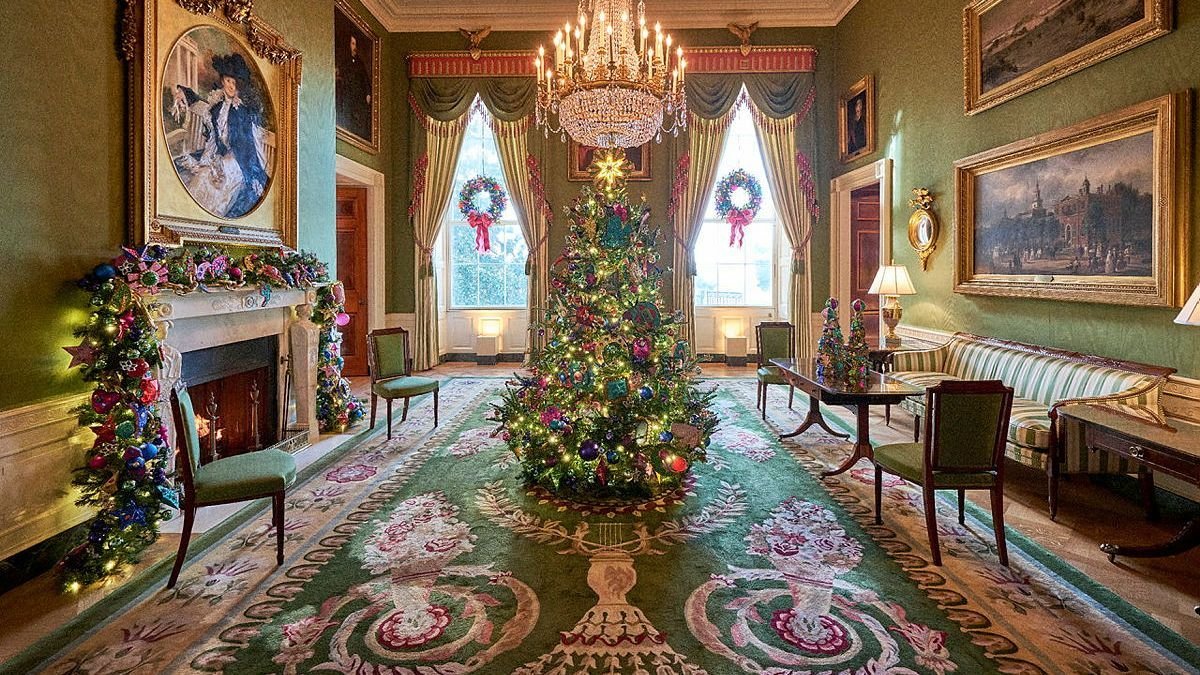Magical Christmas Decorations in Dubai – Make Your Space Festive!