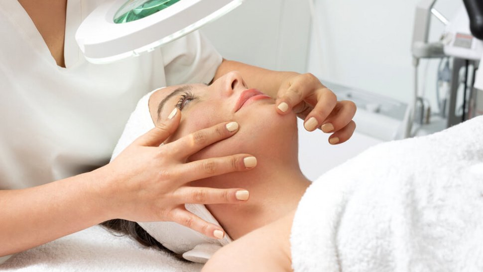 طبيب أمراض جلدية