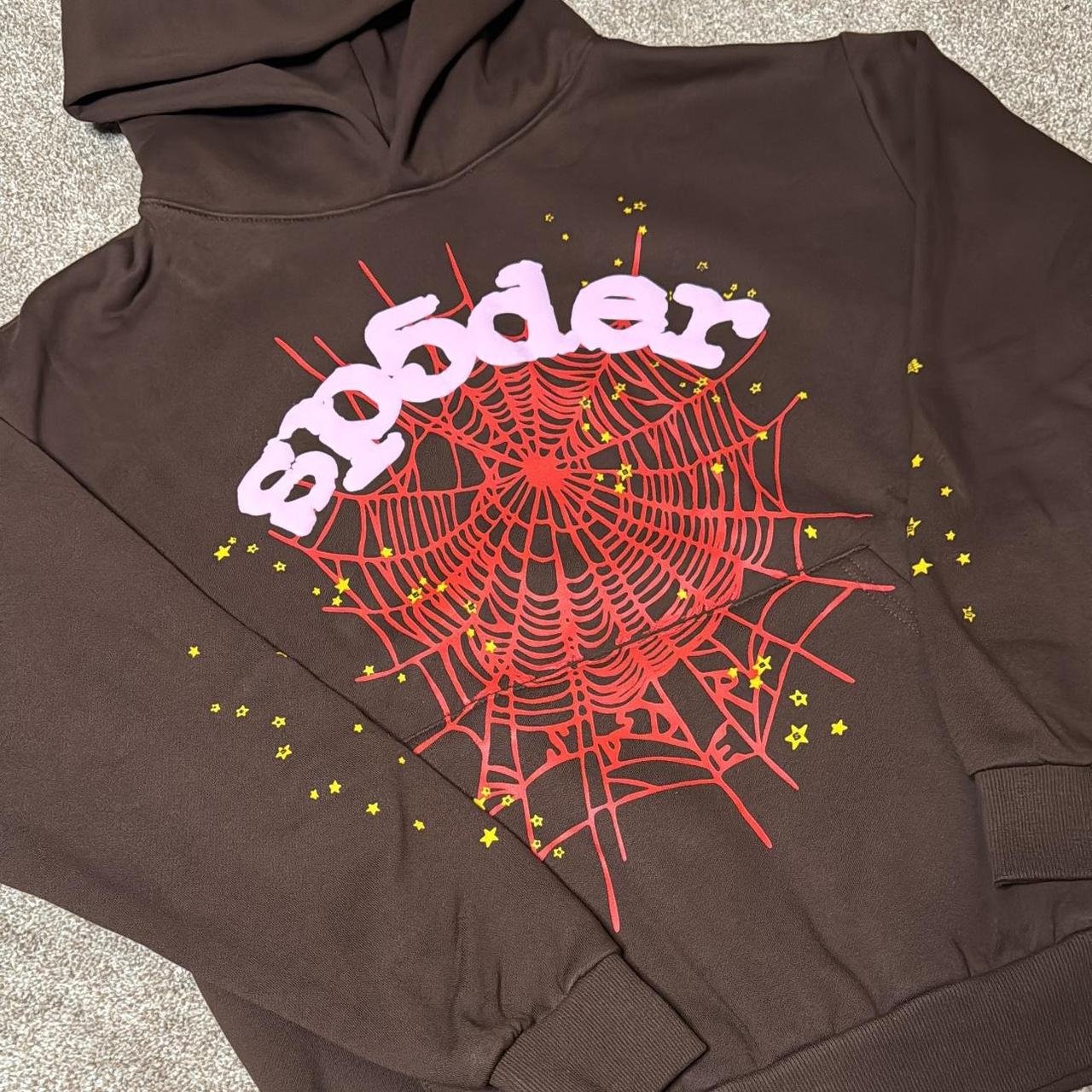 Spider Hoodie Outfit Ideas – How to Style the Streetwear Icon