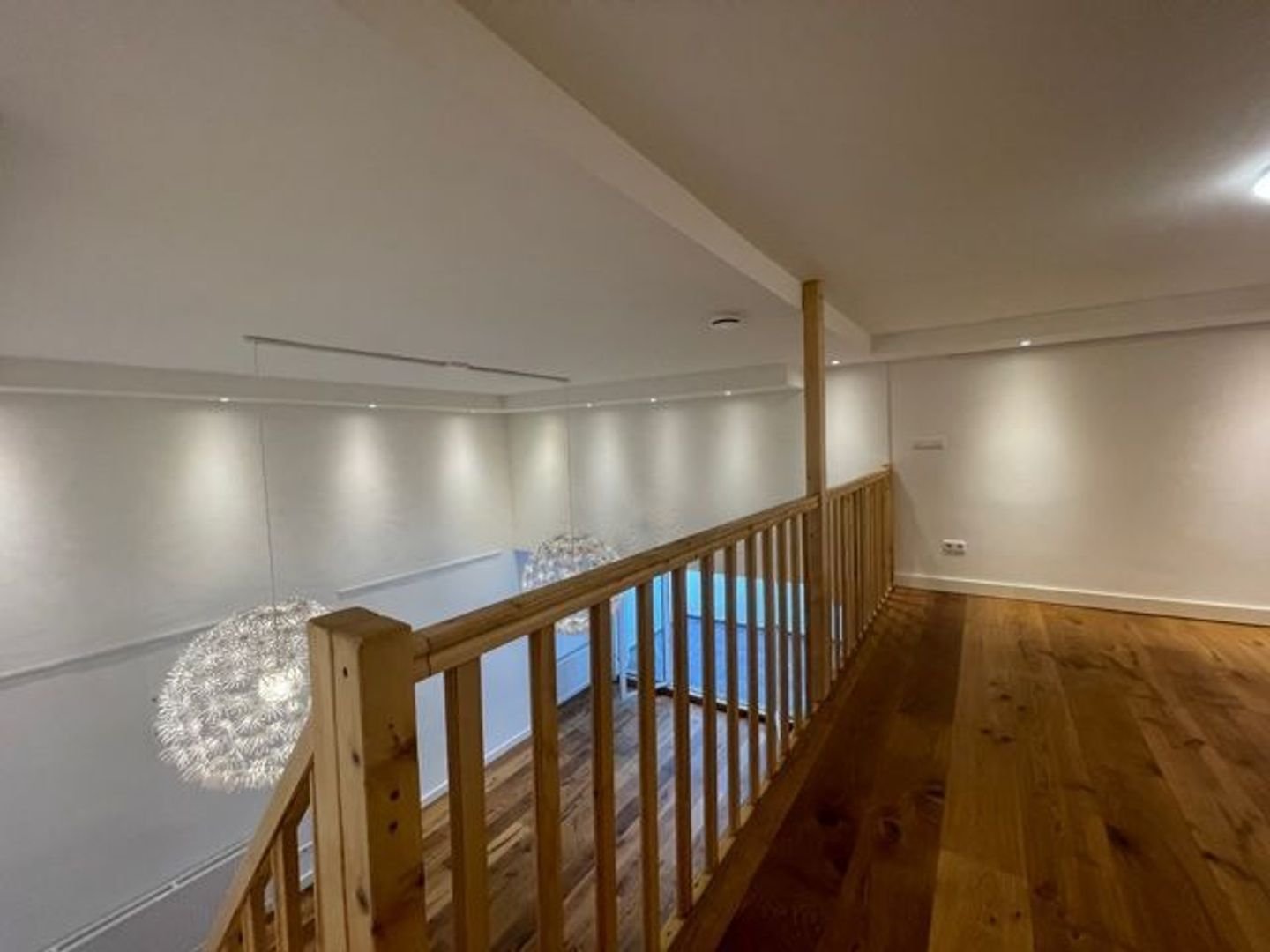 Ruim 2-kamer appartement met patio in het centrum – €1.650 p.m. ex.