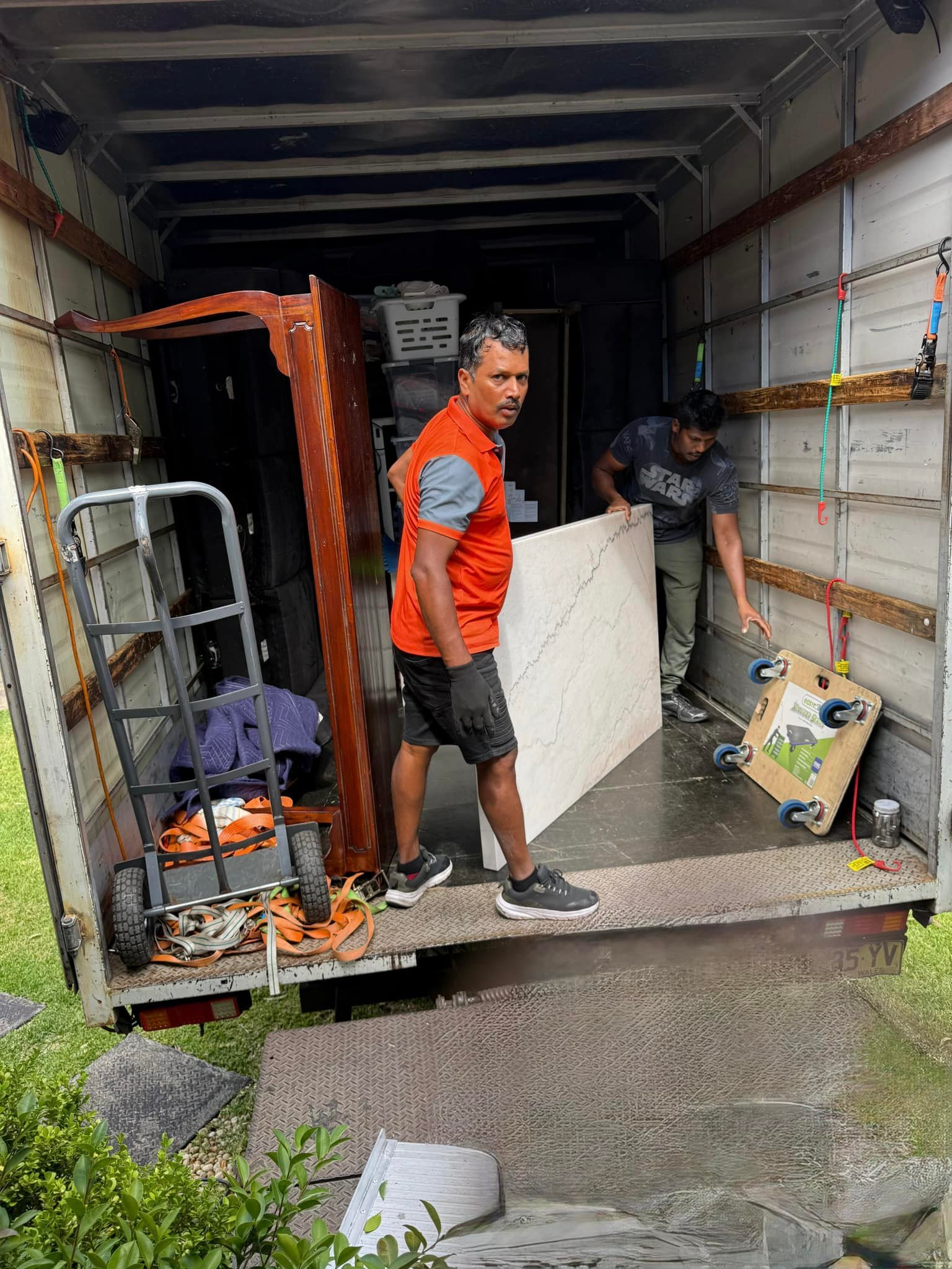 Your Moving Specialists in Toongabbie East- JAC Removals