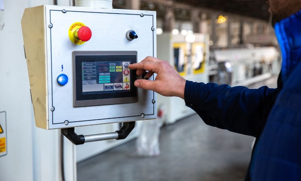 IoT in Oil and Gas Industry | Smart Monitoring & Automation – KarIoT