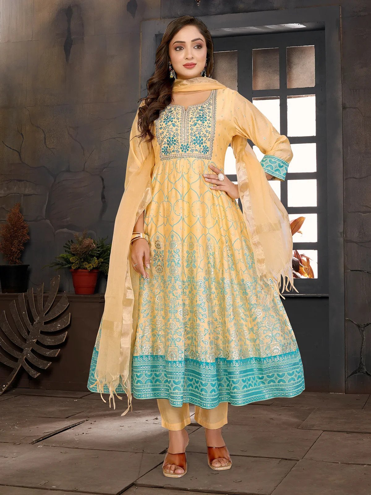 Anarkali kurta set