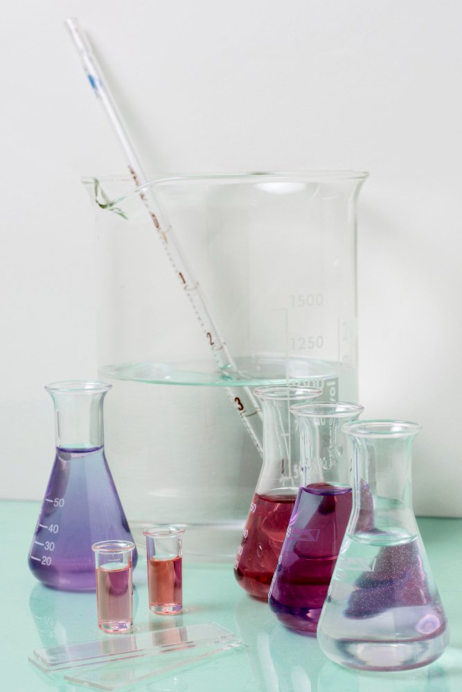 Leading Glass Manufacturers NZ Serving Labs and Industry