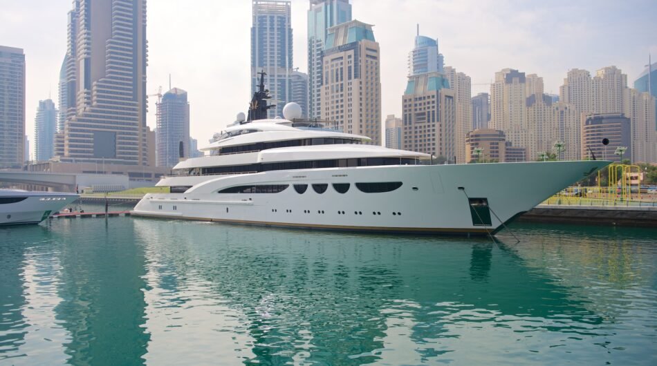 Mega-yacht-Quattroelle-on-display-at-the-2014-Dubai-Boat-Show
