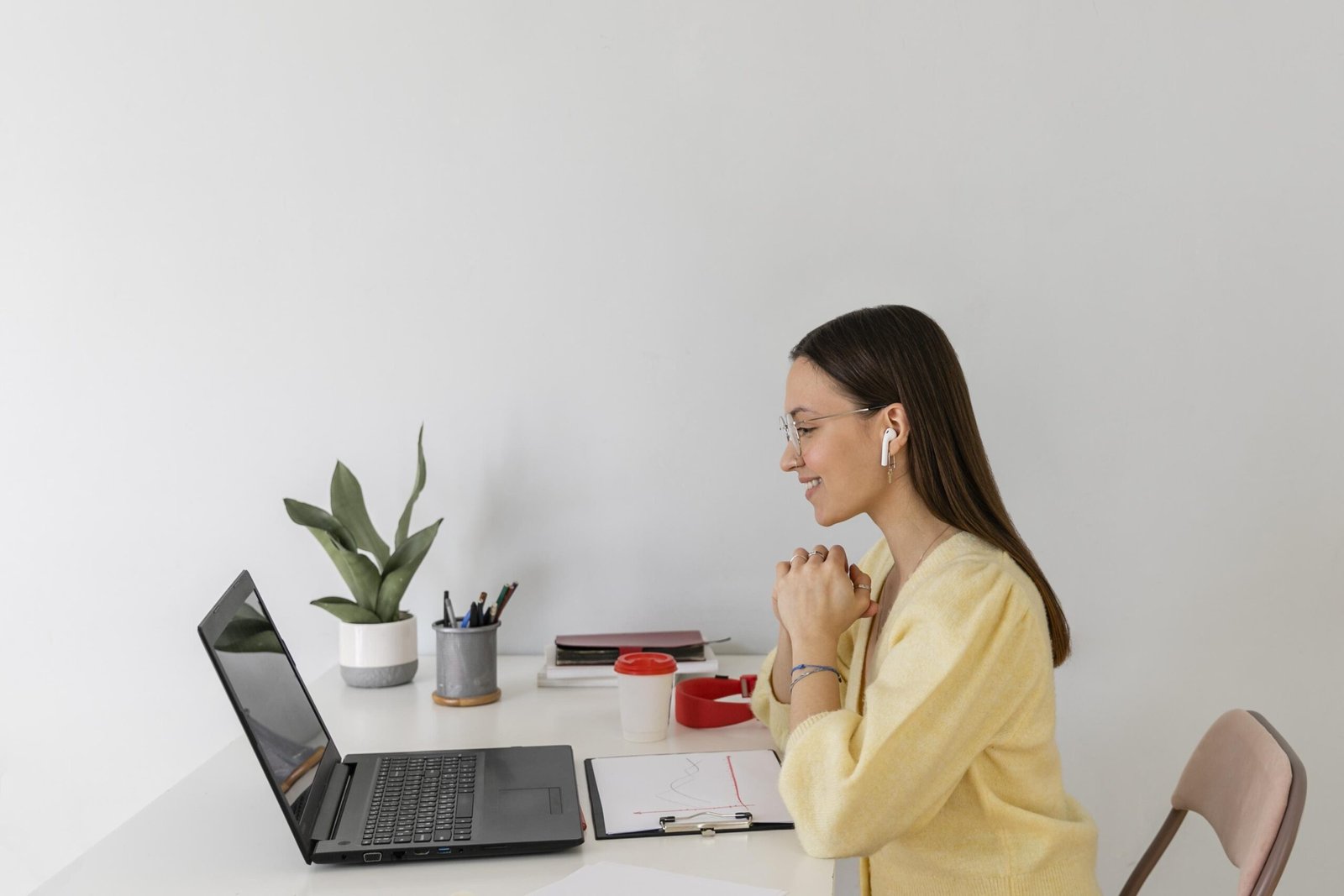 The Role of Payroll software in Remote and Hybrid Workplace Management