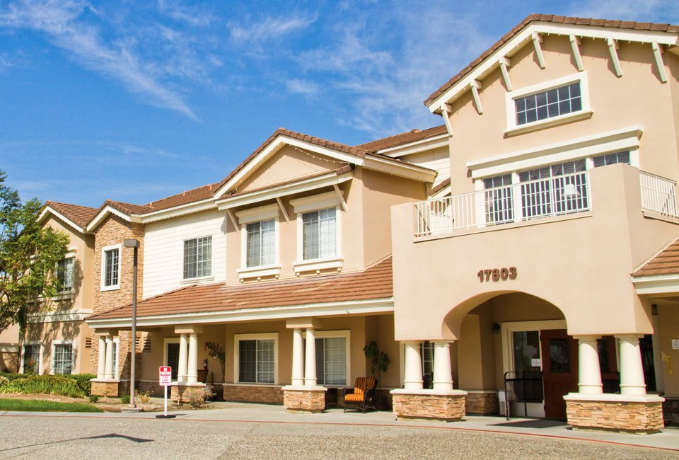 Welcoming Senior Living Apartments in Placentia, CA