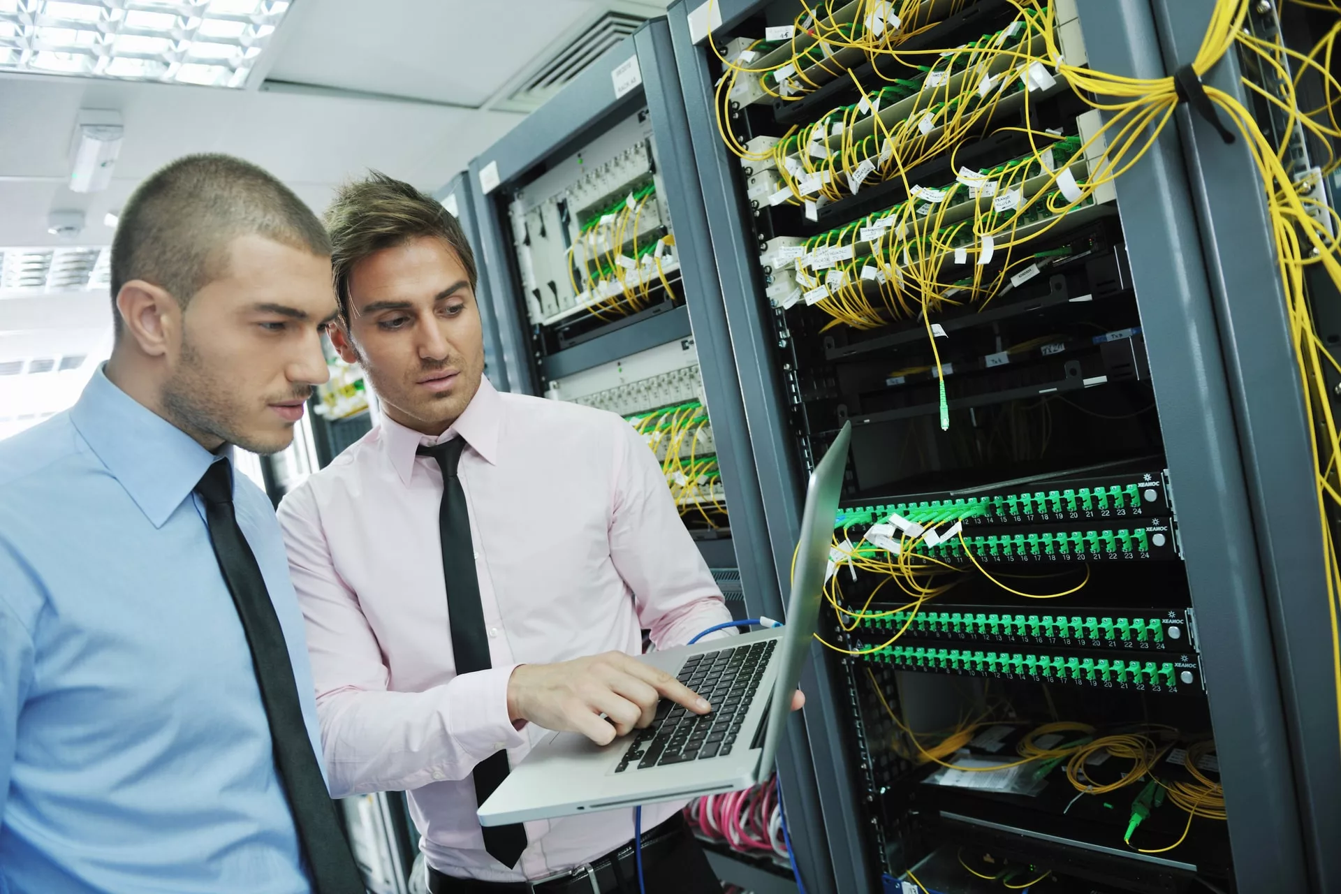Complete Guide to CCNA and CCNP Courses for IT Professionals