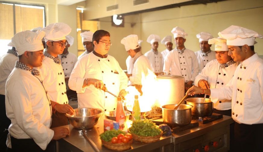 hotel-Management-diploma-Course-in-Delhi