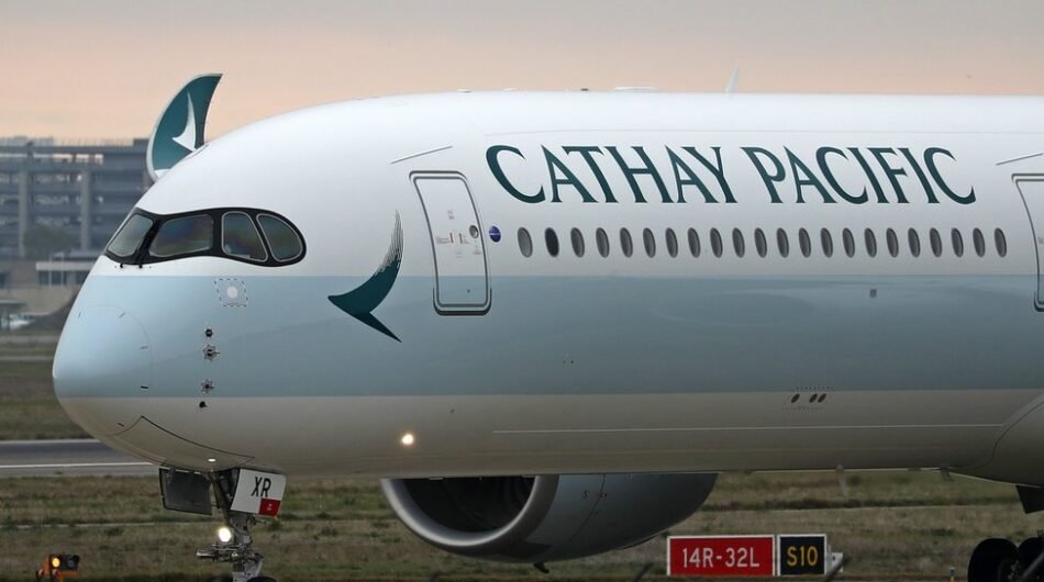 129849962_cathaypacific