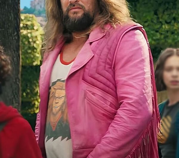 A-Minecraft-Movie-2025-Jason-Momoa-Pink-Jacket