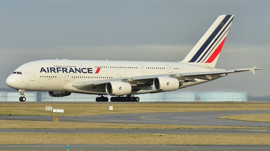 Airbus_A380-800_Air_France_AFR_F-HPJE_-_MSN_052_9270323641