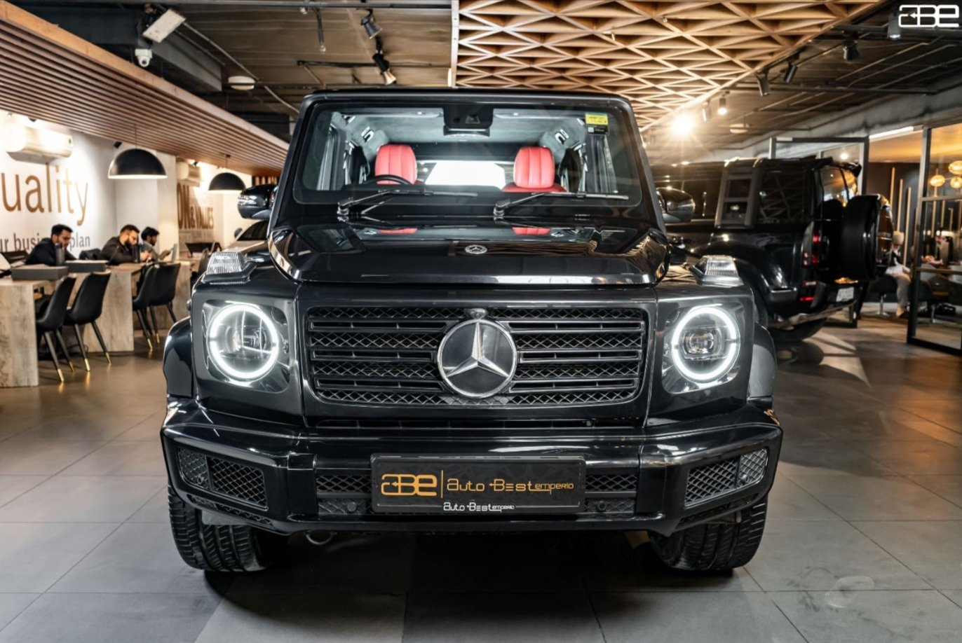 How Pre-Owned Luxury Cars in Black Deliver Superior Road Presence and Prestige