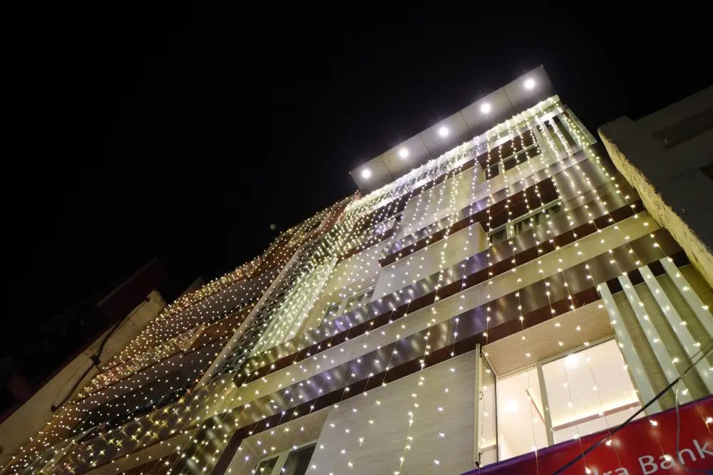 Standard Hotel Rooms in Varanasi at Affordable Price – Om Palace Inn