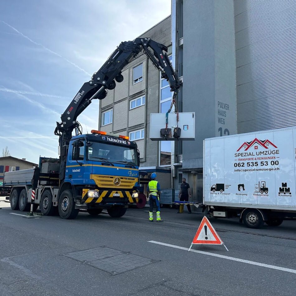 Professioneller-Umzug-mit-Kran-–-Ihre-Umzugsfirma-Zurich