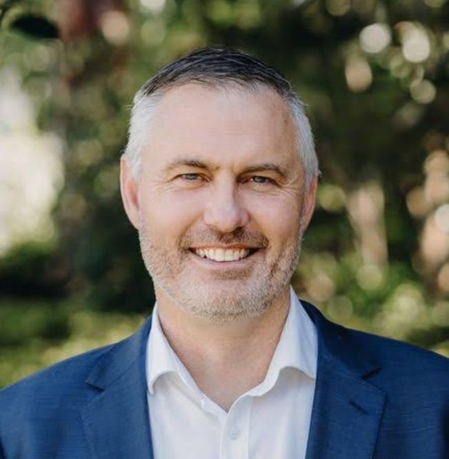 RayWhite : Paul Bayer