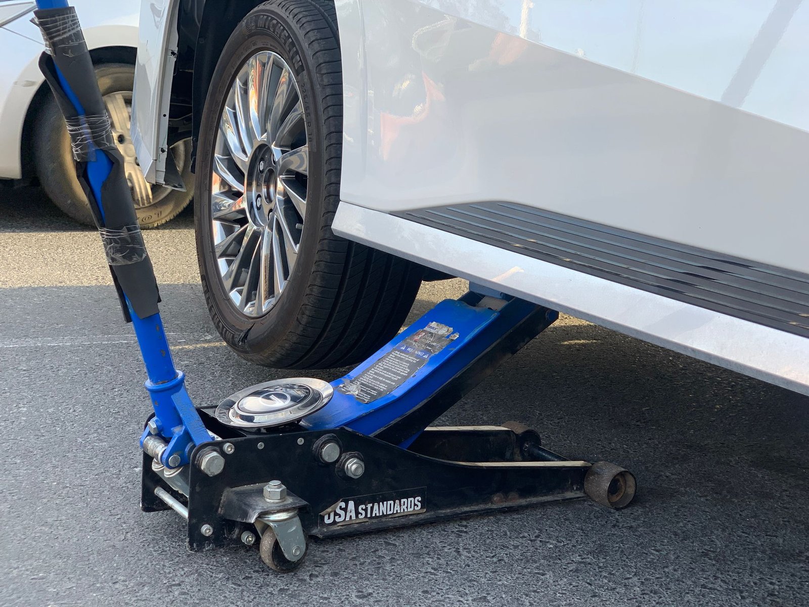 Flat Tyre Mobile service Doha Qatar