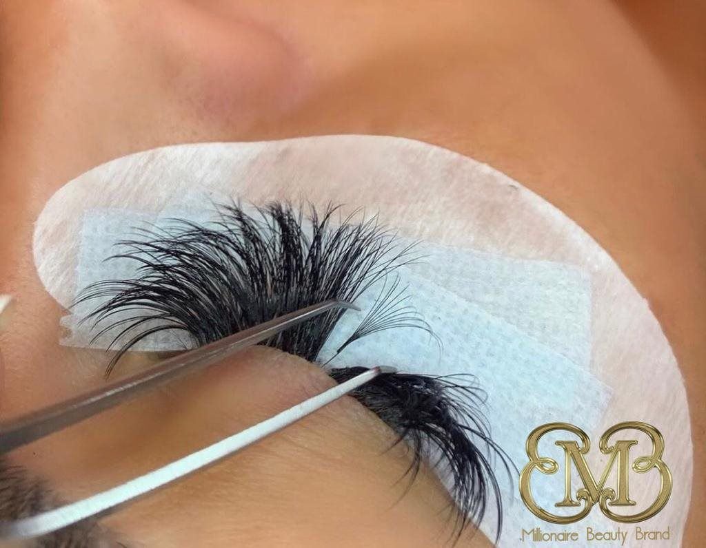 Professional Eyelash Extensions in Winter Garden Lash Lounge