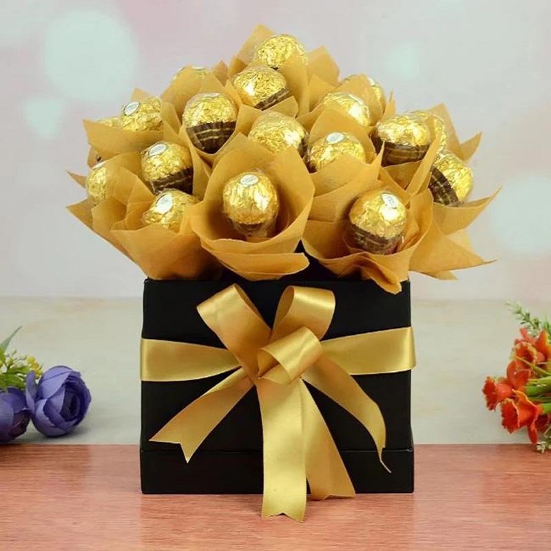 Send Unique Wedding Anniversary Gifts for wife, Flowers & Cakes