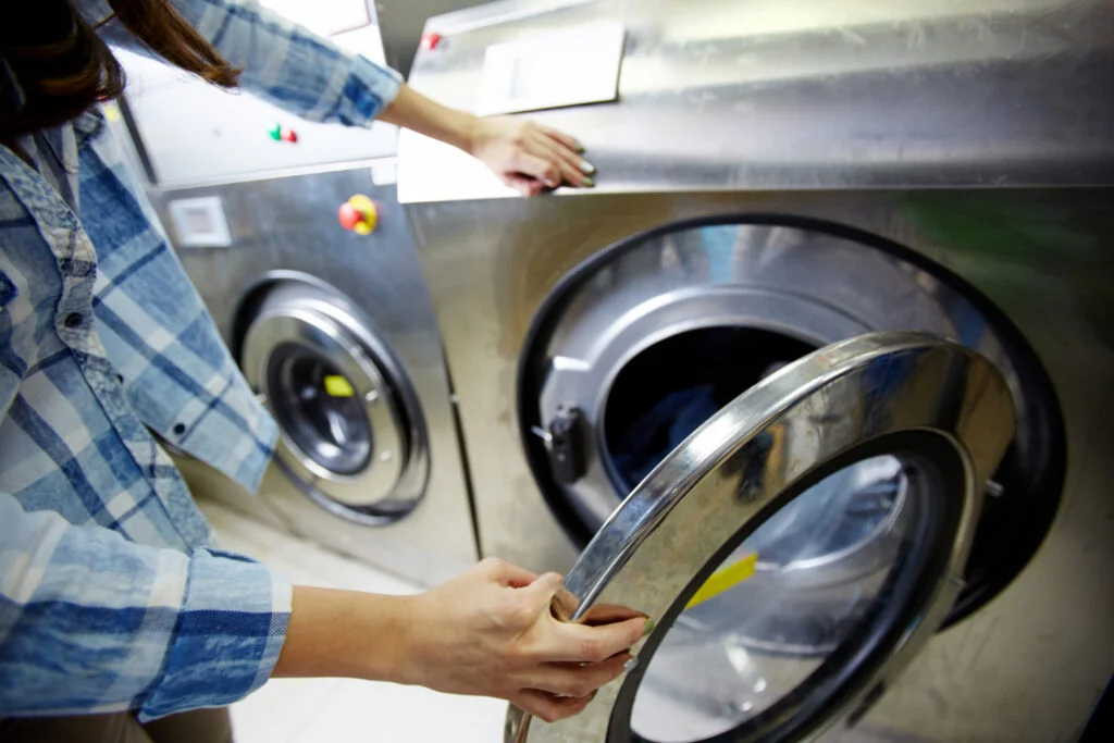 Commercial Laundromat Services | Professional Laundry Solutions for Businesses