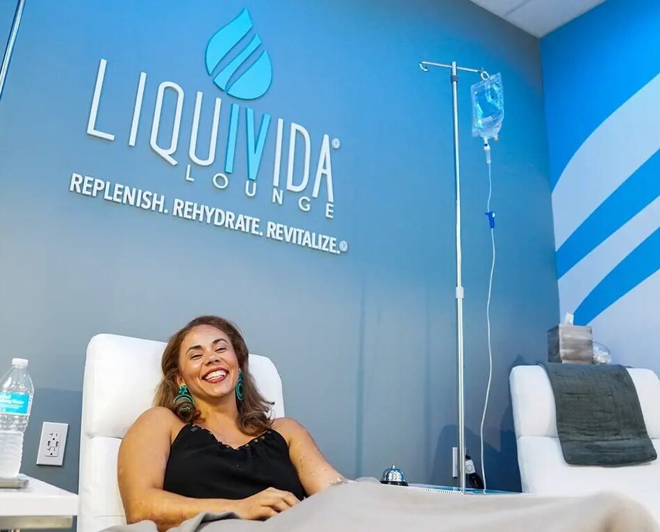 Happy-female-Liquivida-client-getting-IV-drips-1