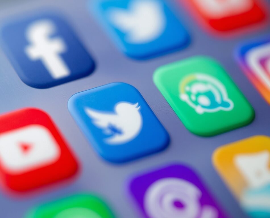 I-will-be-your-social-media-manager-and-content-creator-2-1