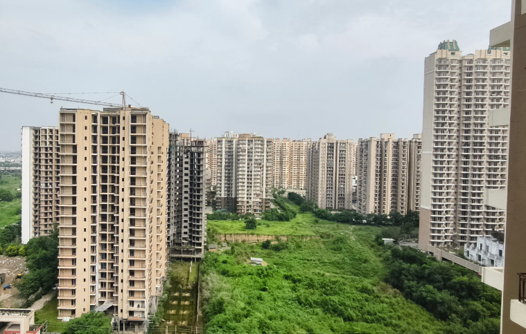 Amrapali-Golf-Homes