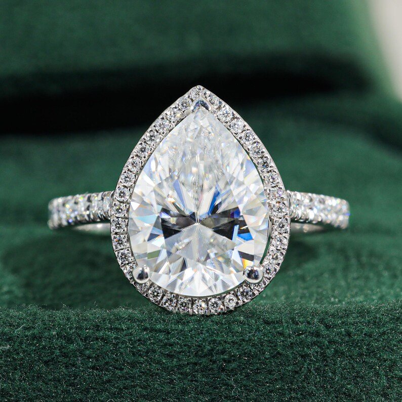 Best Anniversary Jewelry Gifts to Celebrate Love and Lasting Memories | Mesmora Jewelry