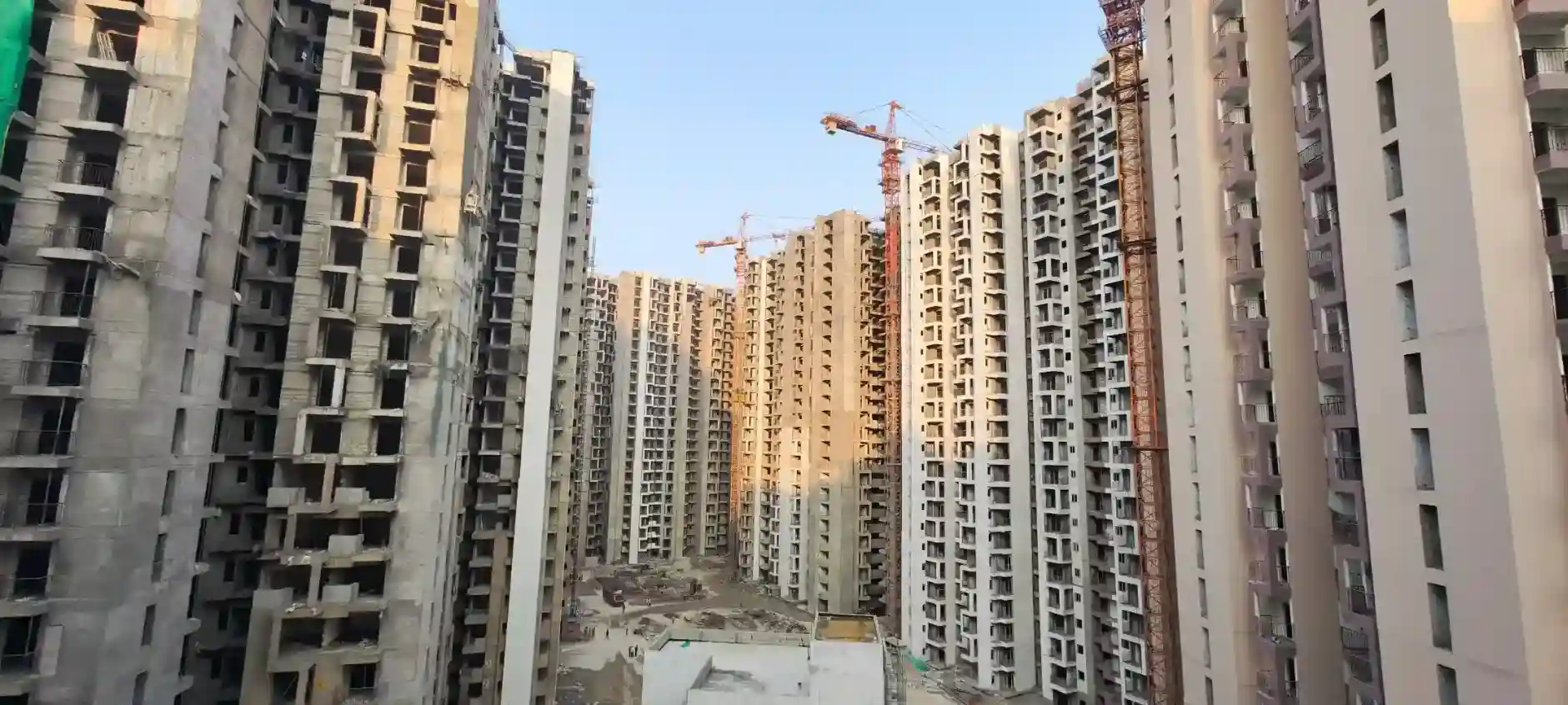 Amrapali Dream Valley Techzone 4 – Find Your Ideal Flat in Noida Extension